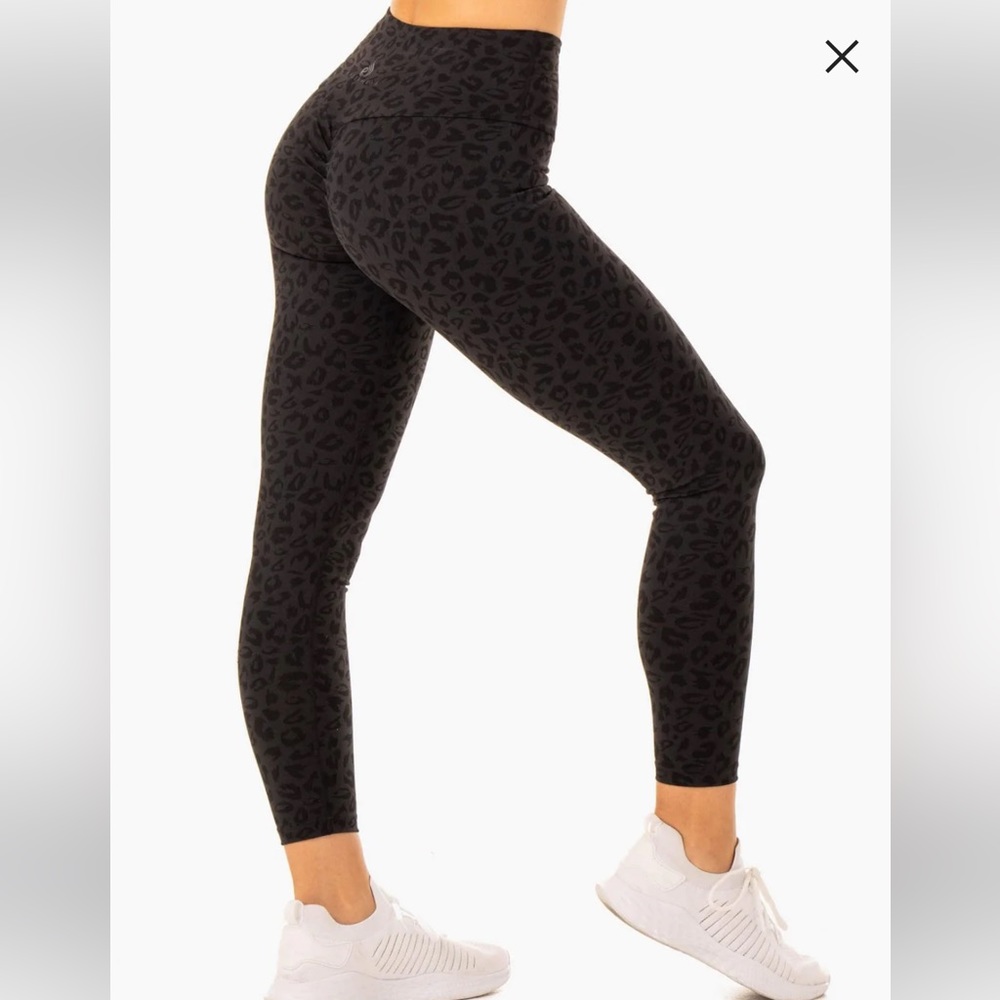 Ryderwear Leggings, Black Leopard Print, Size Small